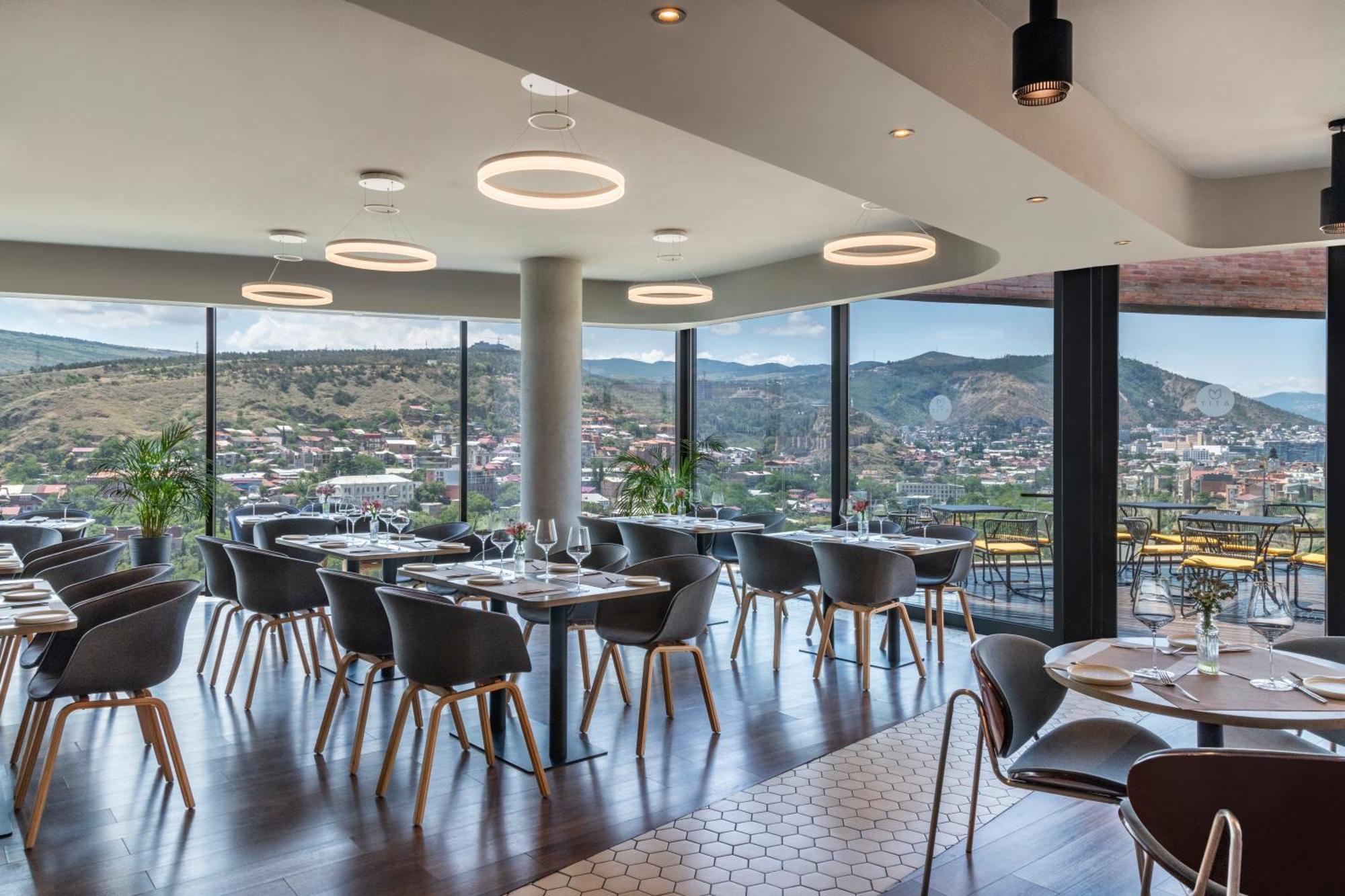 Golden Tulip Design Tbilisi Hotel Luaran gambar