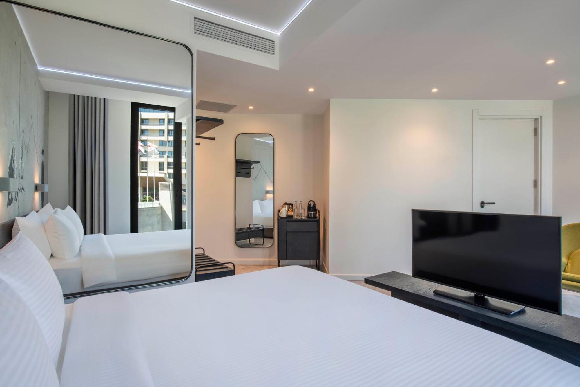 Golden Tulip Design Tbilisi Hotel Bilik gambar
